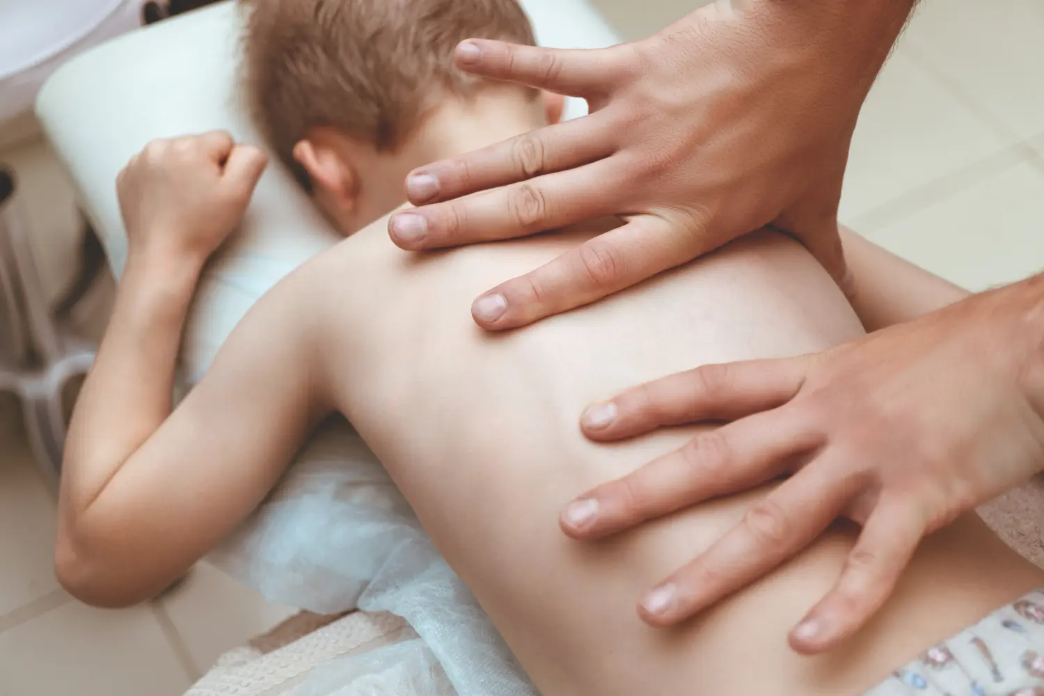 Babymassage. Osteopathie für das Kind. Manuelle Therapie bei Kindern